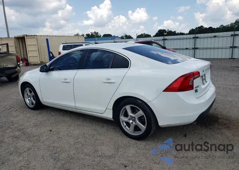 2012 Volvo S60 T5 z USA, uszkodzony, nr VIN YV1622FS7C2144401